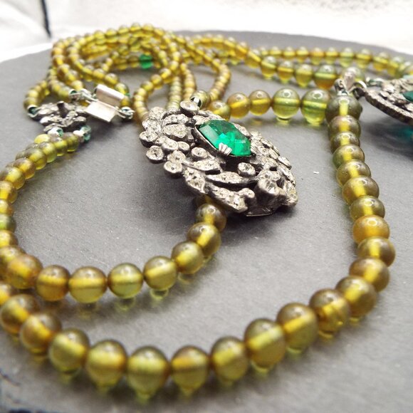 Vintage Rhodium Plated Emerald Green and Clear Rhinestone  DECADENT 1960\'S LIME FROSTED & EMERALD GREEN CRYSTAL NECKLACE BRACELET PARURE 13